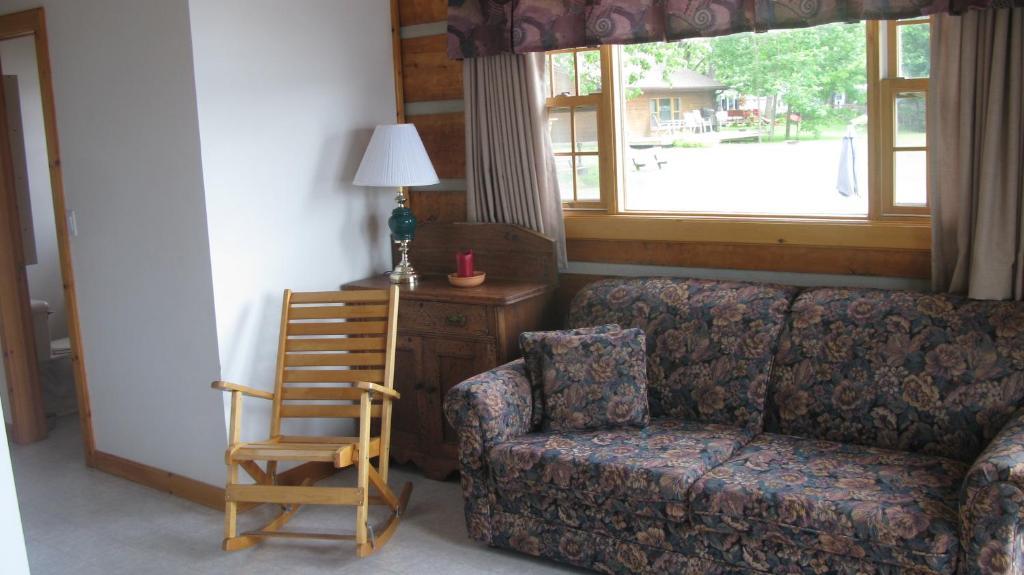 Red Eagle Family Campground Hotel Bancroft Phòng bức ảnh